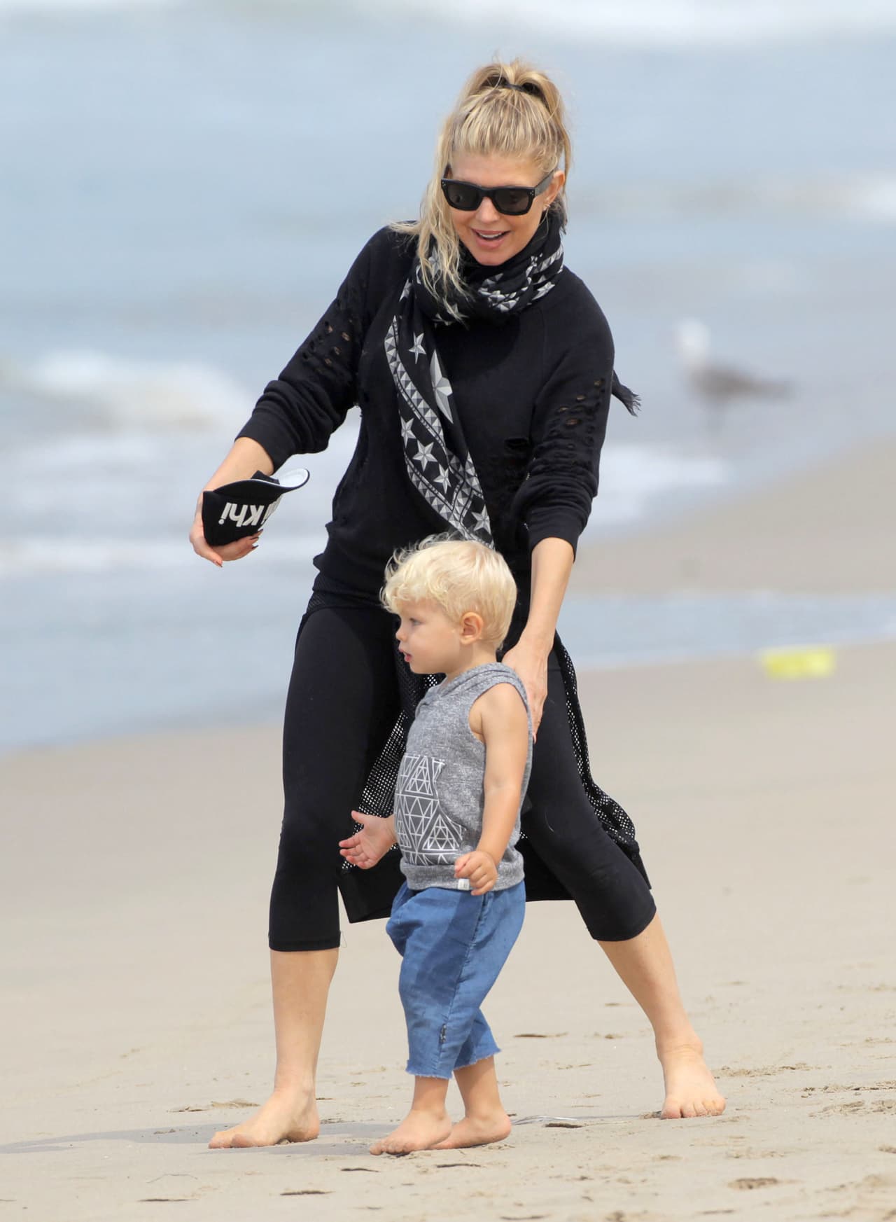 ¡Cuidado Axl! ¡Para el agua no!