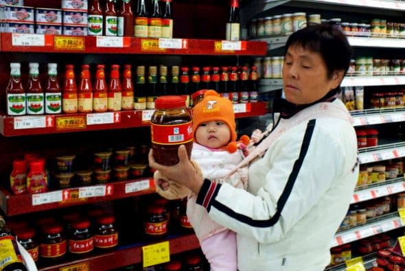 Otra estrategia consiste en ubicar a la altura de tus ojos los productos más populares o más caros.