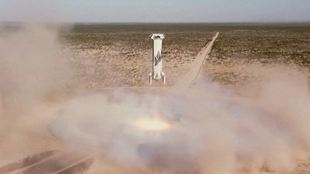 La cápsula se separó del cohete y este regresó a la Tierra para ser reutilizado.