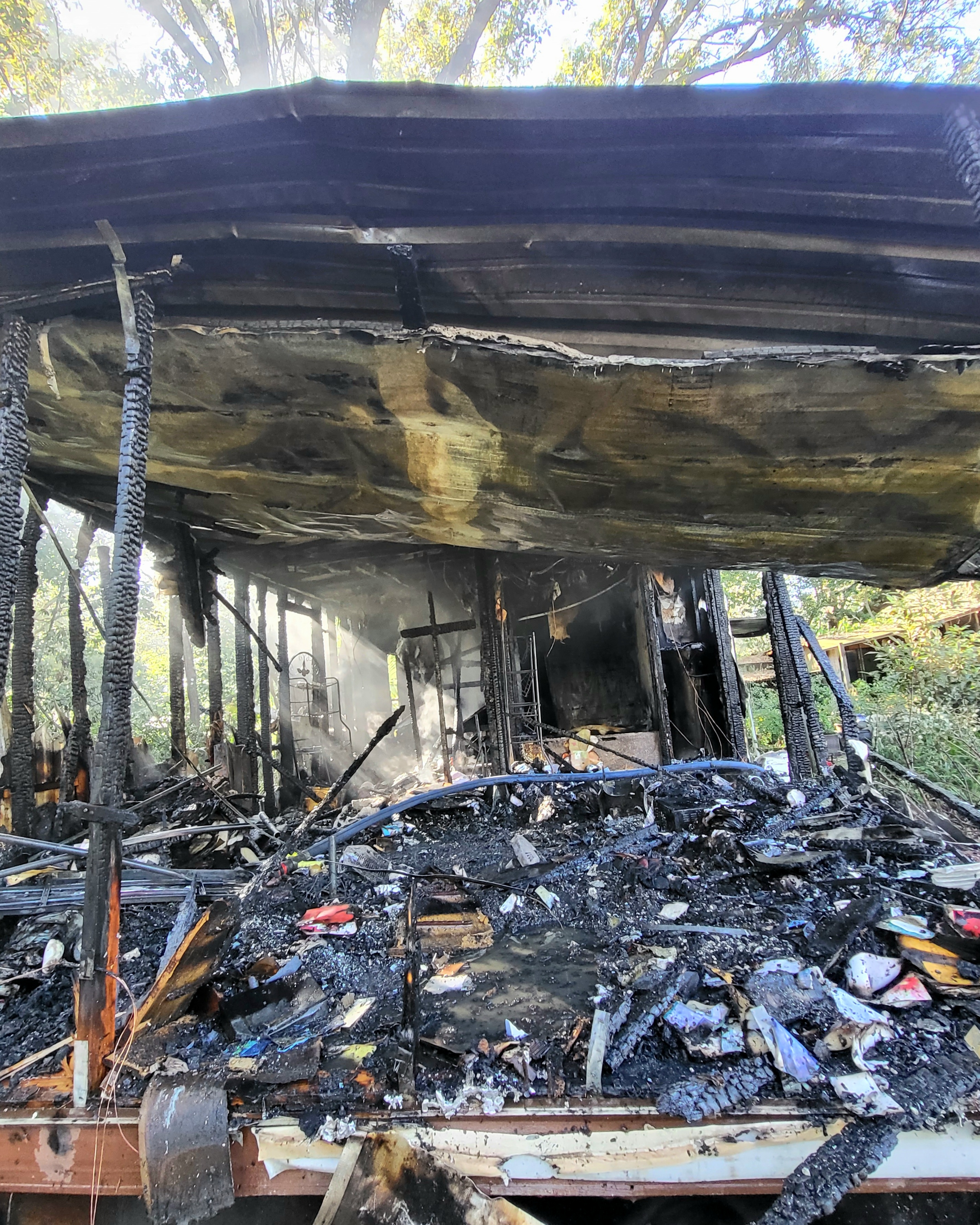 No había personas dentro de la casa móvil cuando ocurrió el incendio.