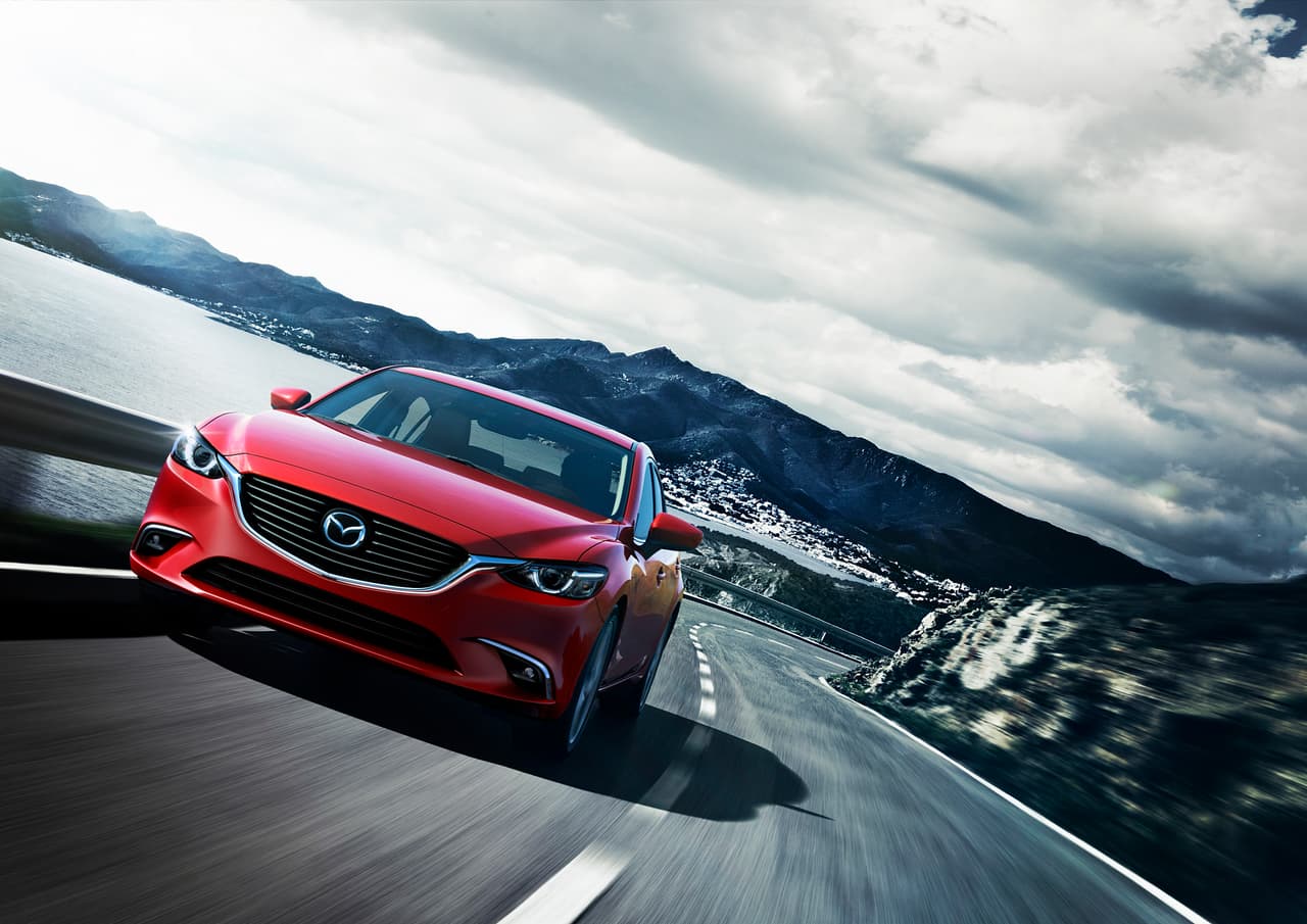Mazda6. Precio básico: $21,495. El Mazda6 es el sedán familiar que ofrece una de las experiencia de manejo más alucinantes por debajo de los $35,000. Como si lo anterior fuese poco, el familiar de Mazda cuenta con un emocional diseño que ha sido uno de los favoritos de la crítica desde que la actual generación apareció como modelo 2013.