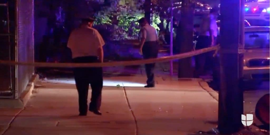 Un padre asesinado de varios disparos delante de sus niños es una de las víctimas de otra violenta noche en Filadelfia 

