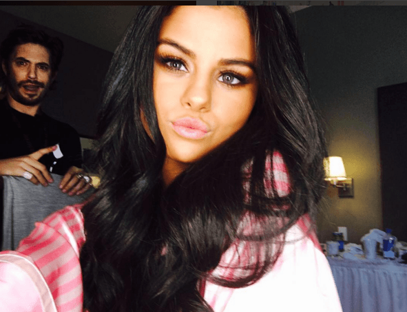 Sel será la portada de la revista W, para la que reveló que el tema de su ex, no sólo la tiene cansada, sino que aseguró que la gente no entiende sus emociones.