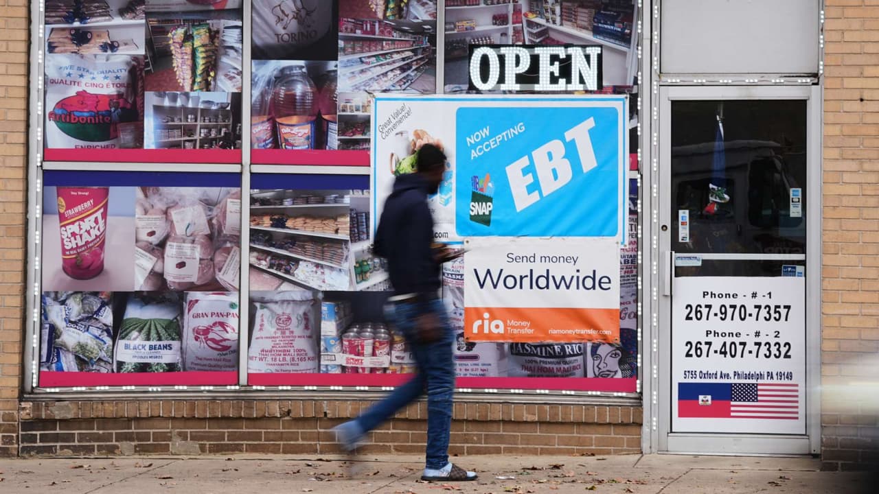 Nuevos requisitos de SNAP: Suben edad laboral a 65 años y bajan límite de dependientes a 14