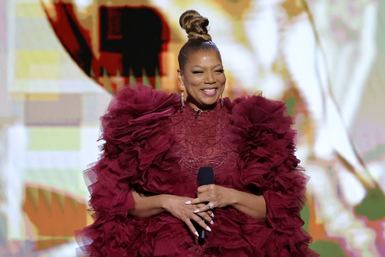 <h2 class="cms-H2-H2">Queen Latifah</h2>
<br>
<br>Yo soy una mujer fuerte con o sin esta otra persona, con o sin este trabajo, y con o sin estos pantalones ajustados.