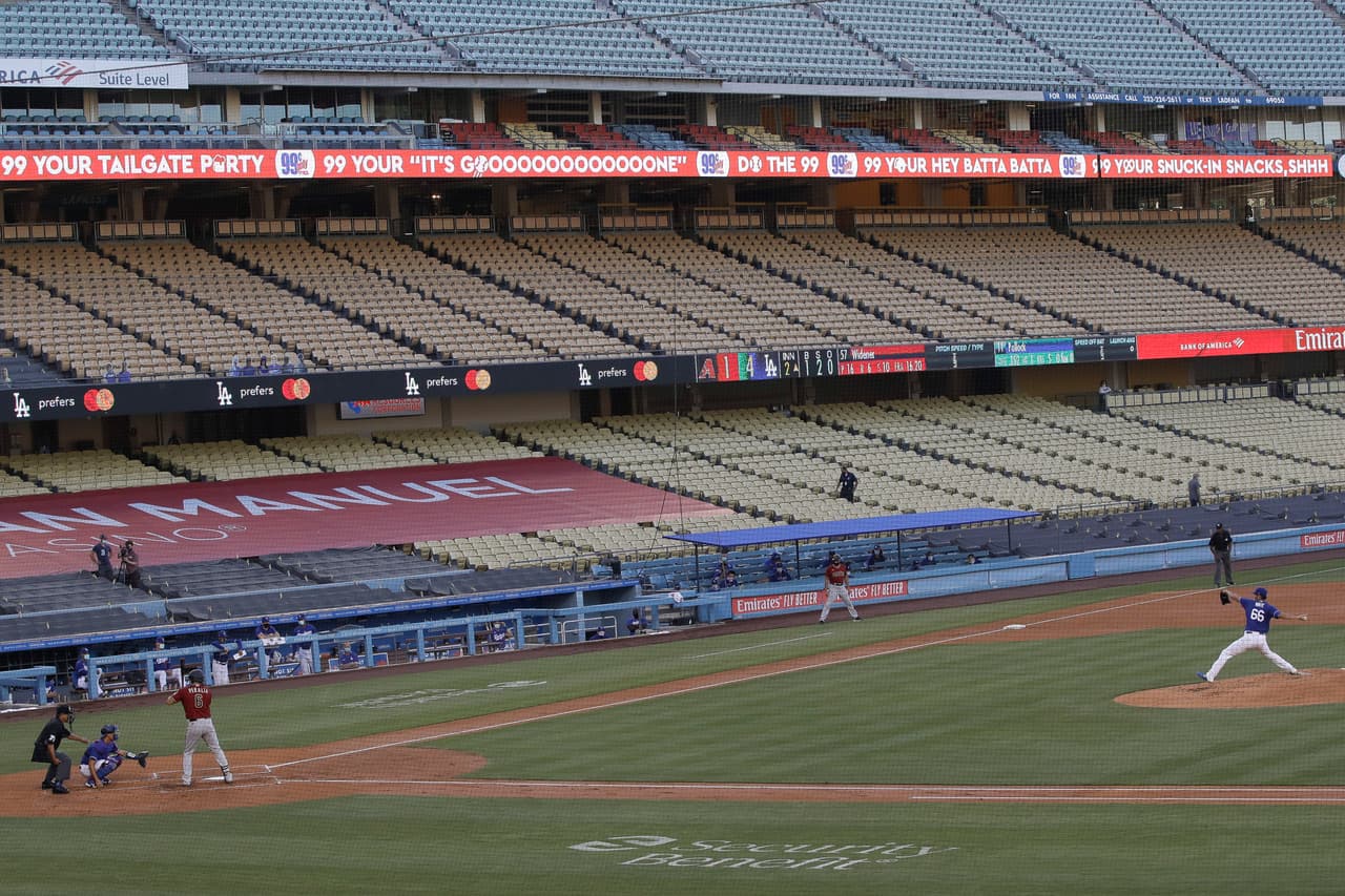 Hasta primeras horas de este martes la organización Dodgers reportó 4,500 fanáticos virtuales y se espera que la cifra aumente conforme se acerque la hora del juego de este jueves a las 7:00pm.