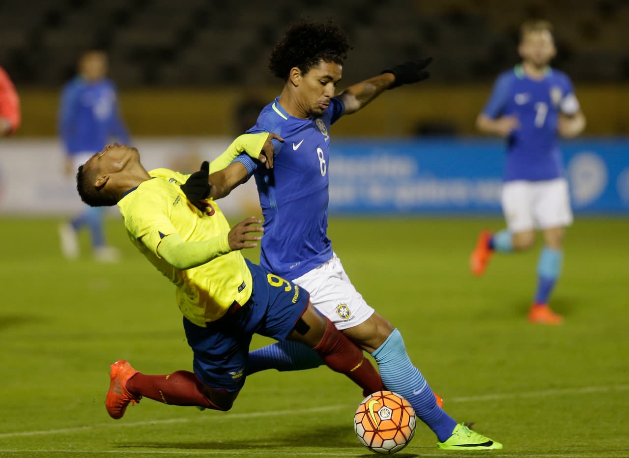 <b>7. Douglas Luiz - Mediocampista - 19 años </b>(Brasil / Girona F.C.)