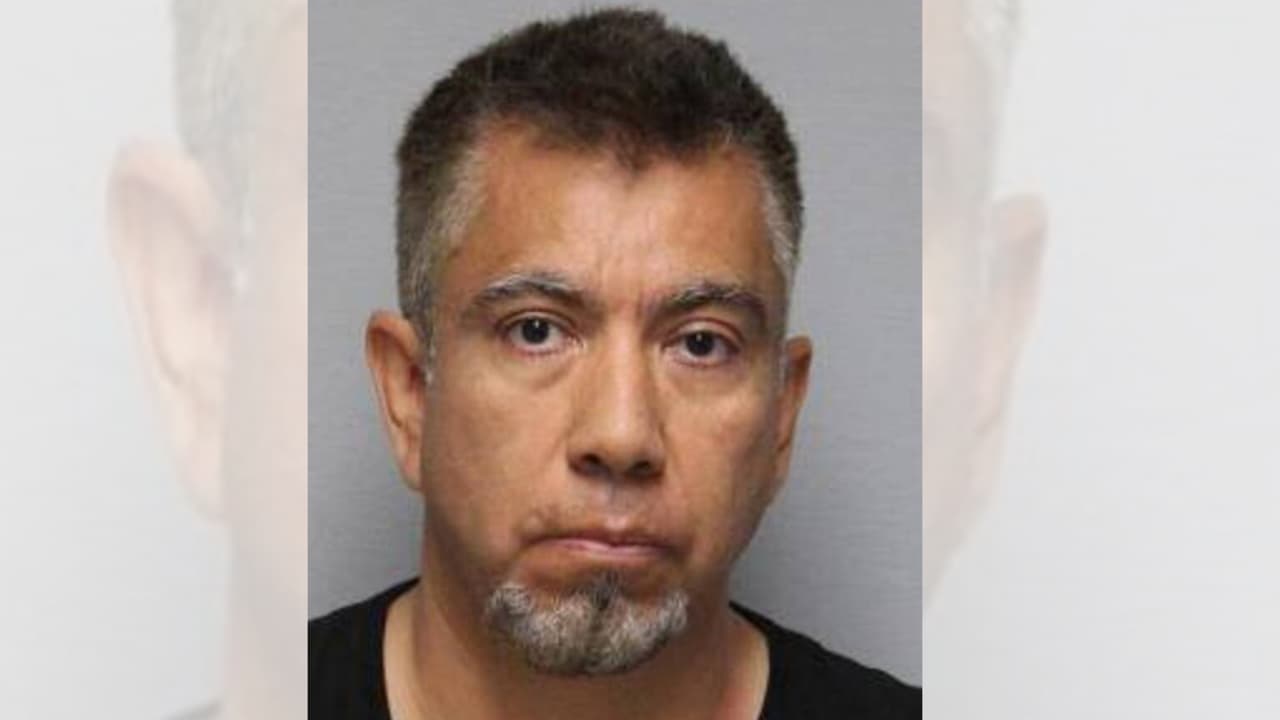 Acusan a maestro de escuela católica en NJ de abusar de estudiantes y grabar los ataques