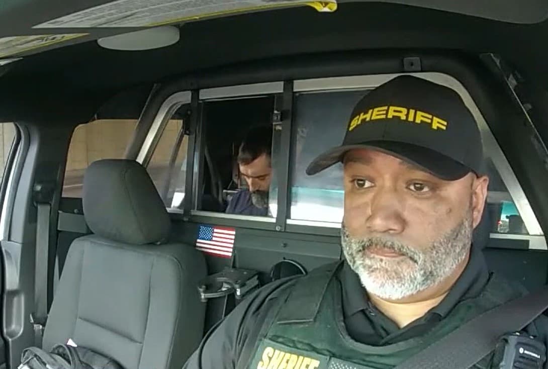 Esto, en una 
<b>conversación entre Sterns, de 37 años, y un policía que lo trasladaba</b> de la prisión en el condado de Orange a la de Osceola, que ocurrió en una patrulla el 1 de marzo.