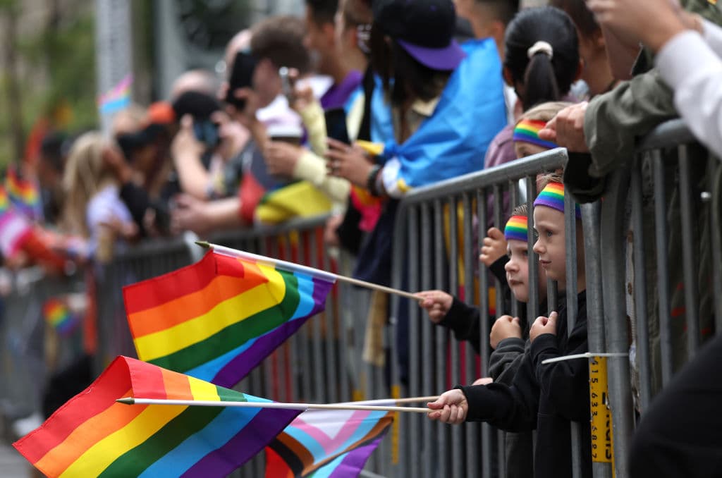 Estos incluyen a Rebecca Rolfe, directora ejecutiva del SF LGBT Center; Xavier Davenport, líder de la comunidad trans masc; CASA - Children's After School Arts, un programa de arte extraescolar sin fines de lucro; Tory Teasley, músico, vocalista y activista comunitario; Nicole Adler, defensora de las discapacidades del desarrollo y las comunidades LGBTQ+; y Xander Briere, activista queer no binario.