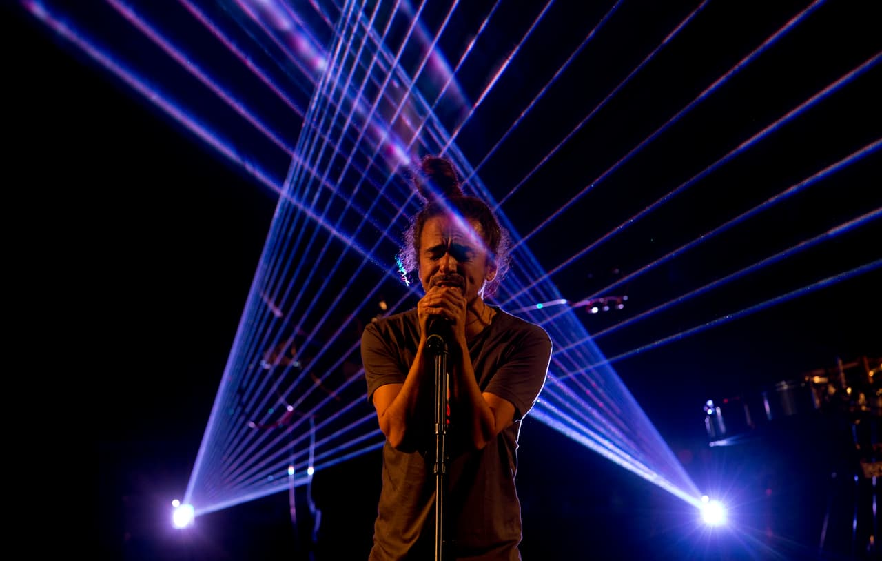 El camión que transportaba sus instrumentos, cónsolas, entre otras cosas, fue robado mientras transitaba por la carretera Puebla-Córdoba con destino a la ciudad de Cancún, en el estado de Quintana Roo, donde la agrupación se presentará el sábado 4 de mayo.