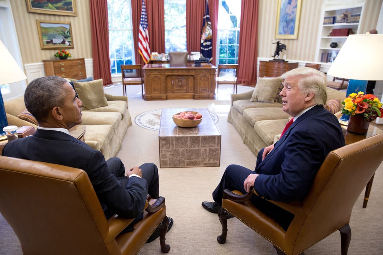 <b>10 de noviembre. </b>Dos días después de la elección presidencial, el presidente Obama y el presidente electo Donald Trump se reunieron en la Casa Blanca. Así registró el momento Pete Souza tras la lente.