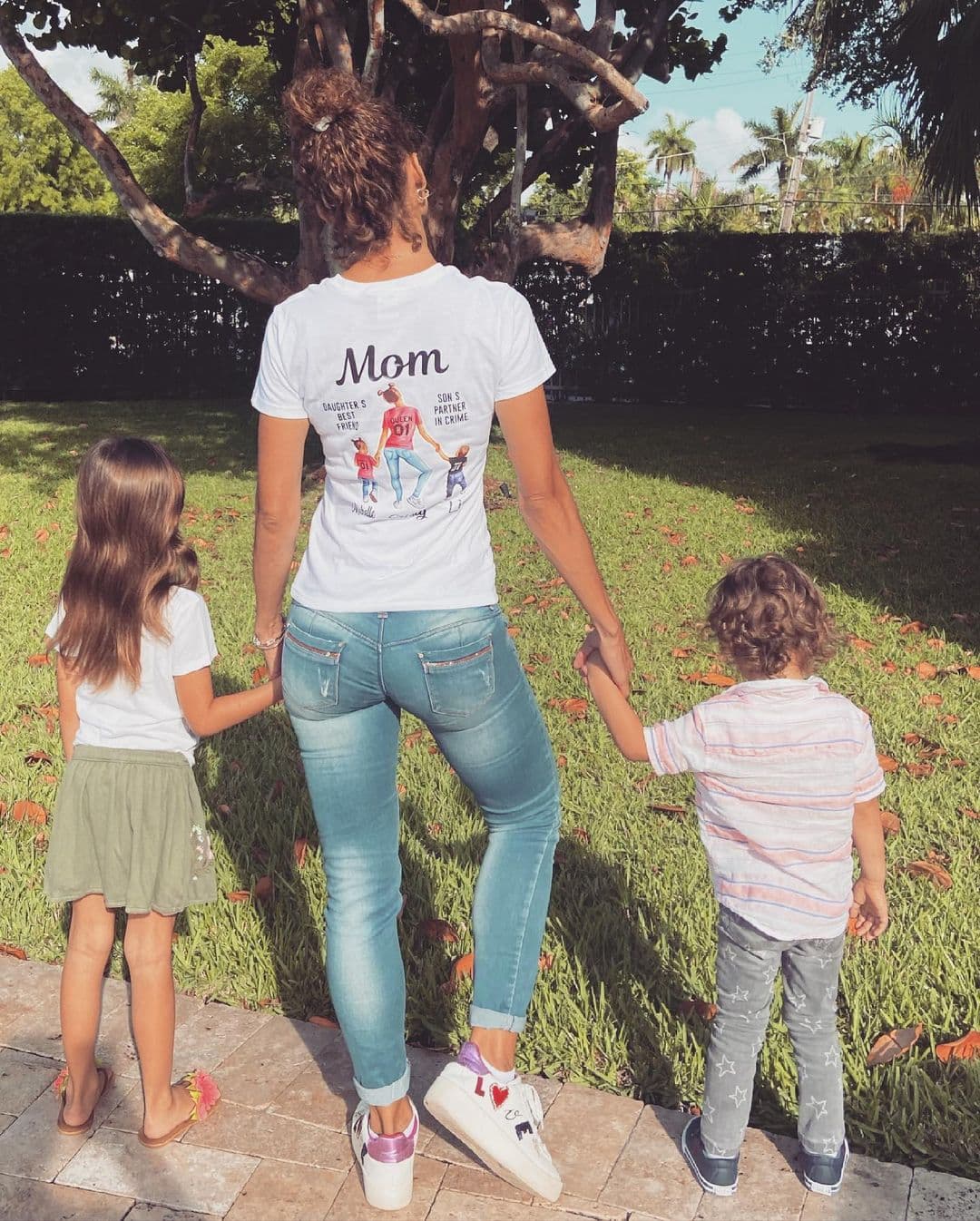 La esposa de Alan Tacher está feliz de ser madre de dos de sus pequeños 'cachorros' como llama a sus hijos.