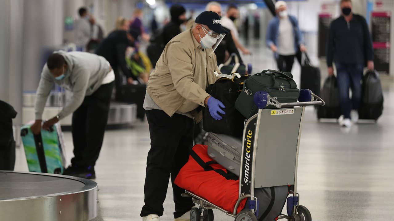 Nueva York dejará de exigir la cuarentena a viajeros nacionales a partir de abril