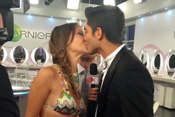 Las bellezas latinas, reinas, invitados y hasta los jueces, todos ellos han pecado de besucones. No cabe duda que el ambiente de Nuestra Belleza Latina está inundado de amor. Mira cómo fueron repartidos los mejores besos en la temporada.