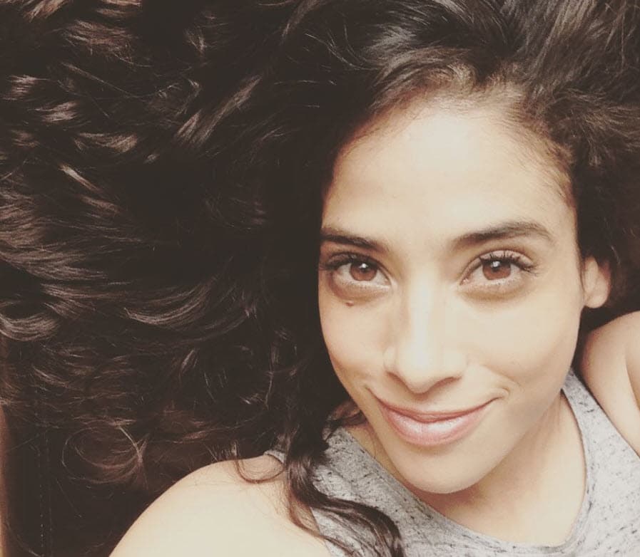 Fue en esa ciudad en donde descubrió su vocación como actriz y cantante.