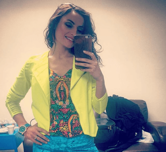 Ha participado en obras de teatro como: 'Amor de mis amores', 'No sé si cortarme las venas o dejarmelas largas' y '12 mujeres en pugna'.