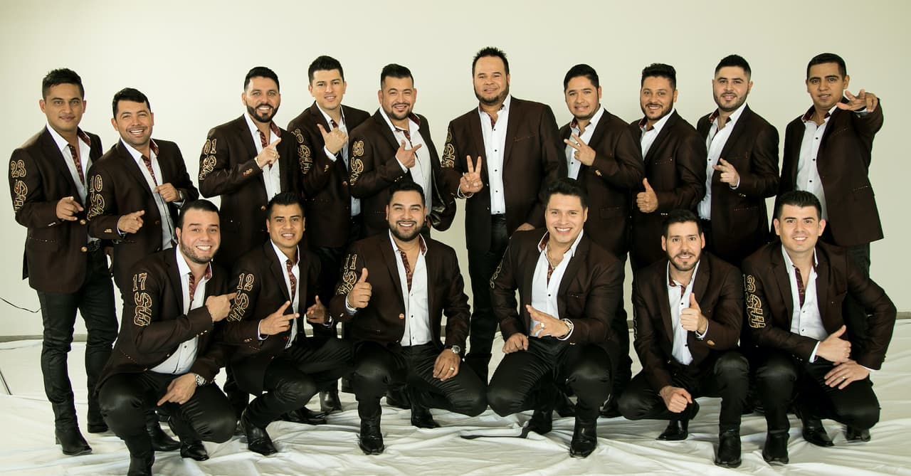 El vocalista de Banda MS dice qué le gustó (y que no) de grabar con Snoop Dogg el tema con el que tiene 2 de sus 4 nominaciones a PJ 


