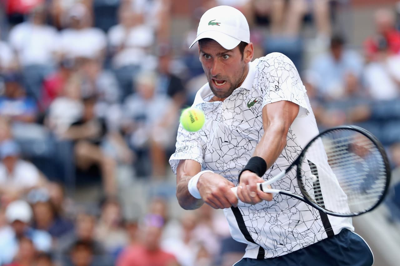 El serbio Novak Djokivic, sexto preclasificado, venció al portugués Joao Sousa en sets corridos (6-3, 6-4 y 6-3) para avanzar a la ronda de los ocho mejores del certamen.