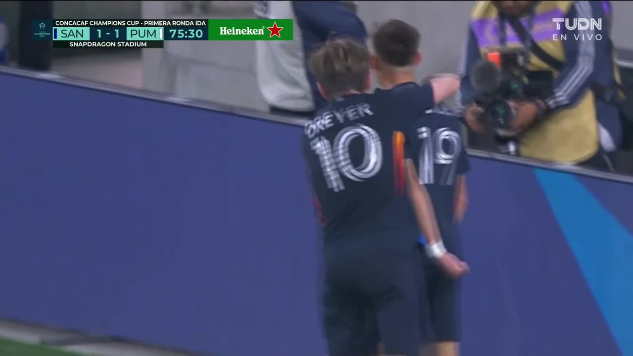 ¡Explota el Snapdragon Stadium! Vázquez le gana a Rivas y ya lo pierde Pumas