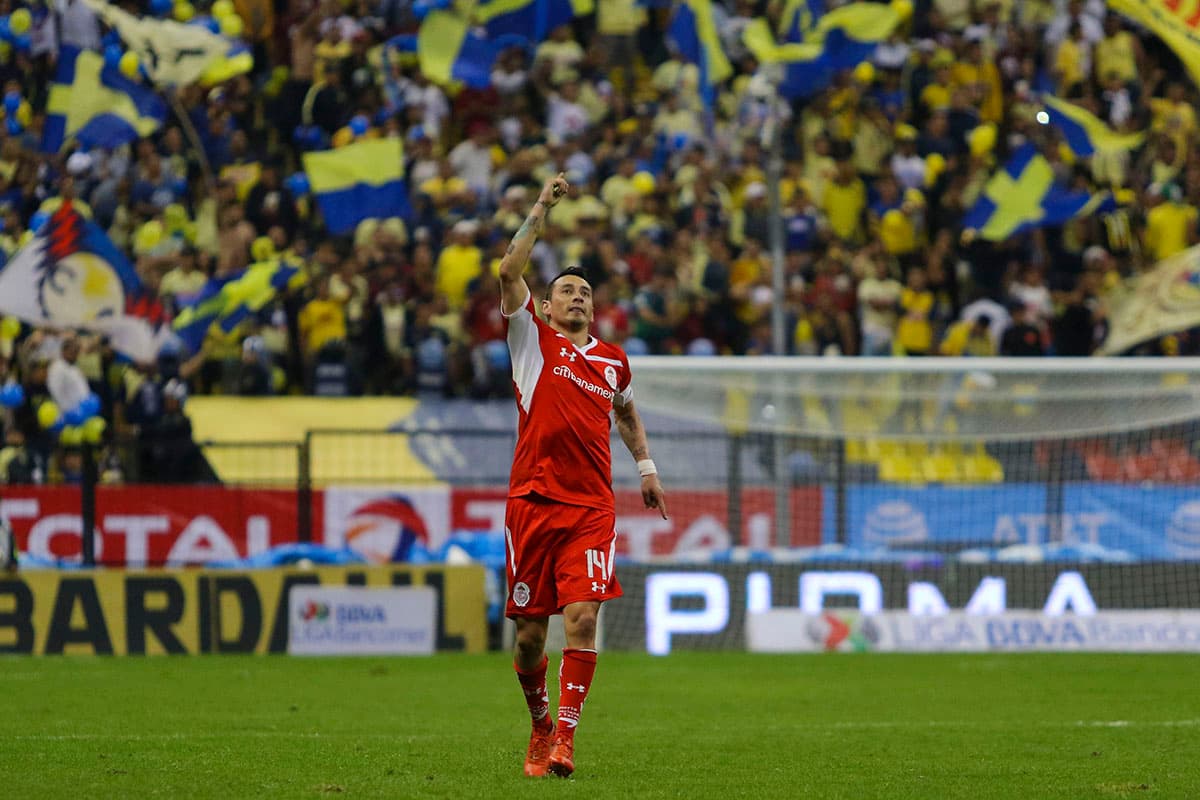 Poco después, al minuto 68', Rubens Sambueza anotó un golazo de tiro libre, el descuento para el Toluca y cumpliendo así con la ley del ex.
