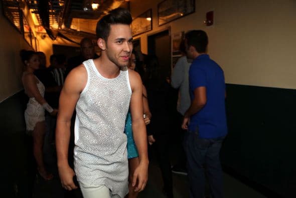 Pues no lo sabemos, pero también Prince Royce estaba atacado de risa.