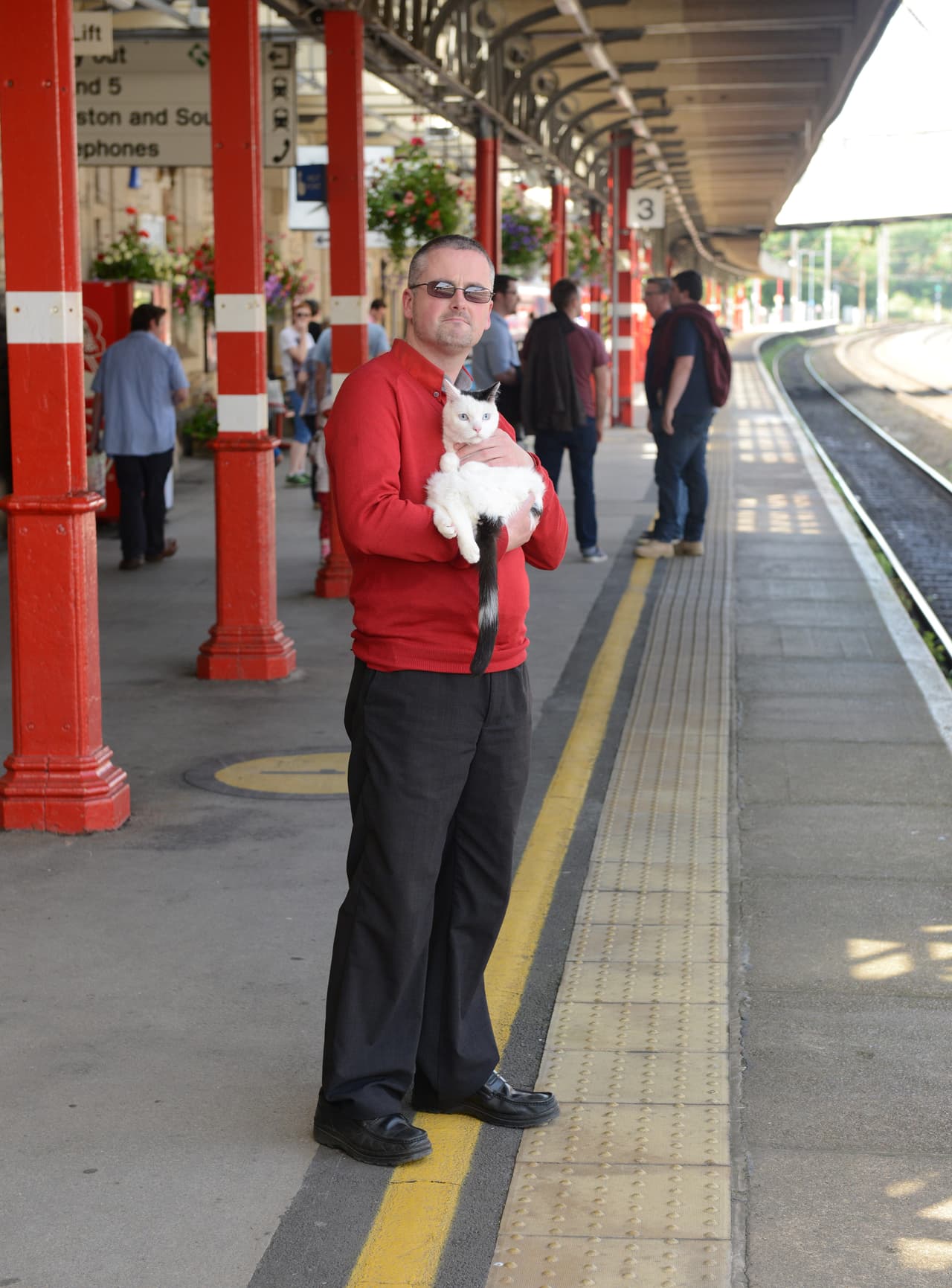 El amante de los trenes se llama Sir Toby Toblerone.