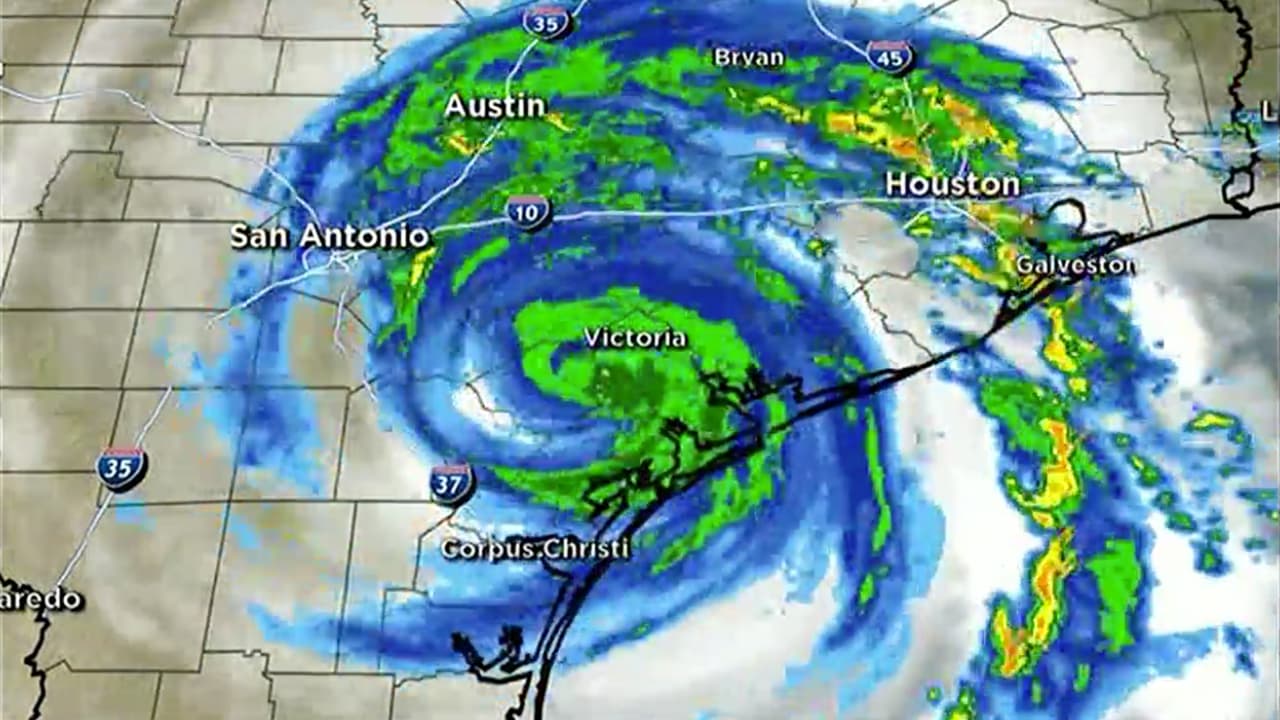 San Antonio amaneció menos afectada por Harvey pero se mantiene en alerta 