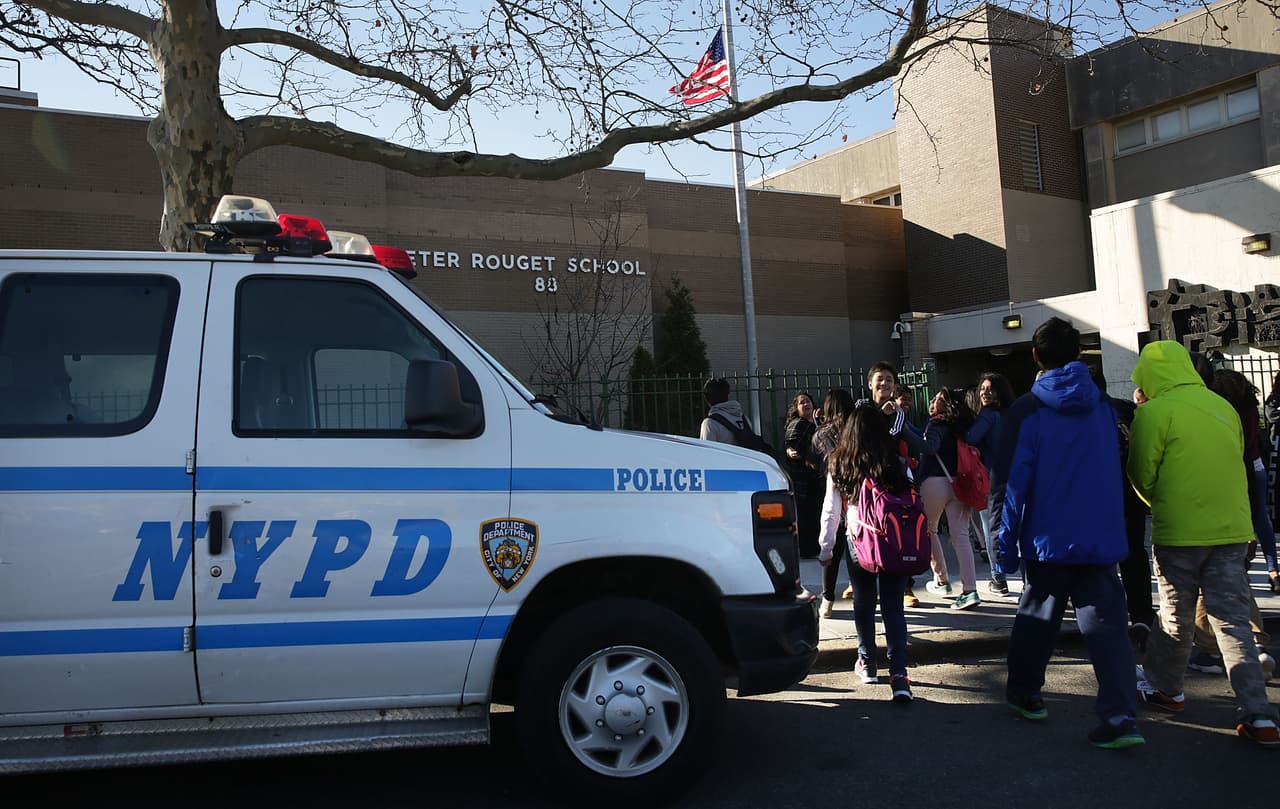Grupo activista alega que aumentó un 23% la violencia en escuelas de NY