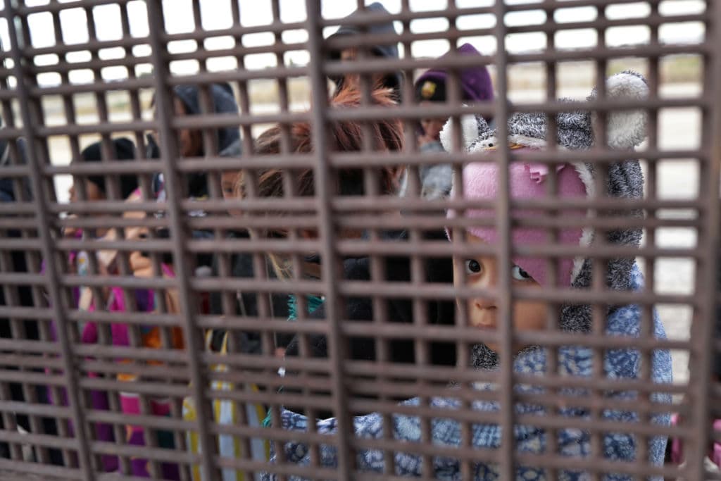 El arribo de más de 100,000 migrantes a la frontera en el último mes pone presión sobre el gobierno de Biden: ¿de dónde vienen y quiénes son?