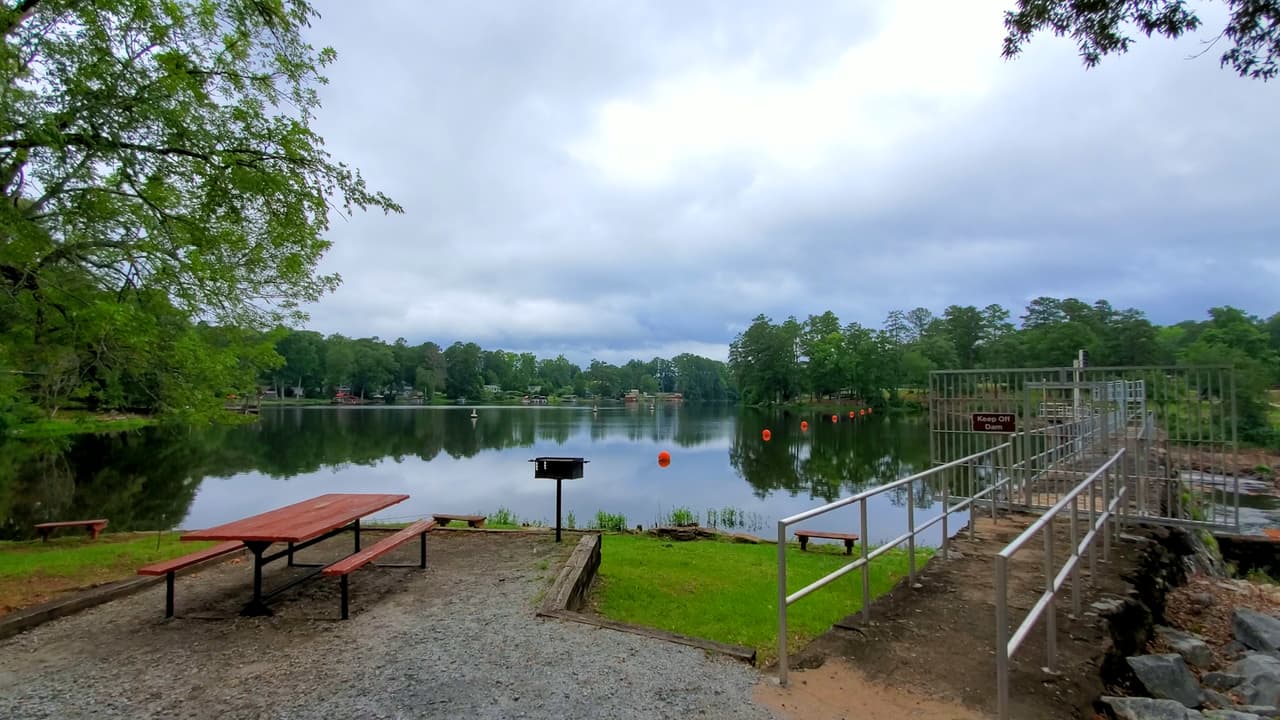 En el parque también disfrutarás del lago del mismo nombre.
