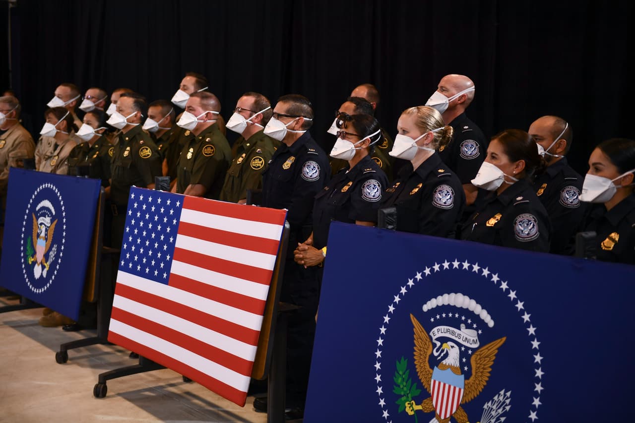 El presidente Donald Trump visitó Yuma para realizar un mitin de campaña, durante el evento recibió el respaldo del Sindicato de la Patrulla Fronteriza.