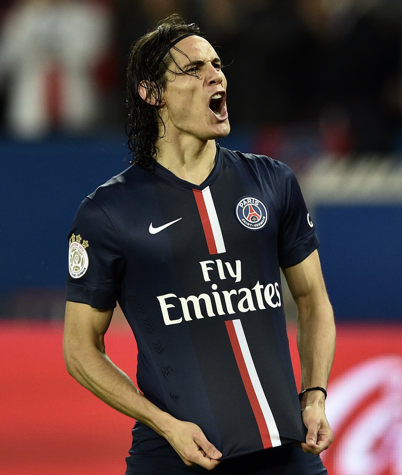 Cavani vuelve a pedir en PSG jugar de centro delantero 