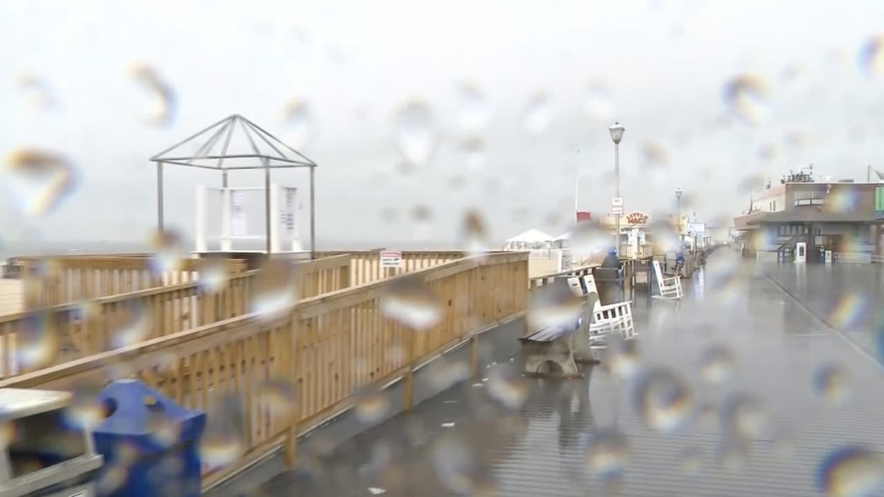 Fay se degrada a tormenta post-tropical pero afecta a Nueva York y New Jersey con lluvias e inundaciones