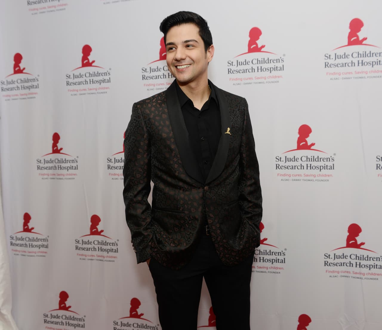 Su carisma lo ha llevado a tener miles de seguidores. Actualmente participa en Premios Juventud en la categoría Can’t Get Enough… (Quiero más…).