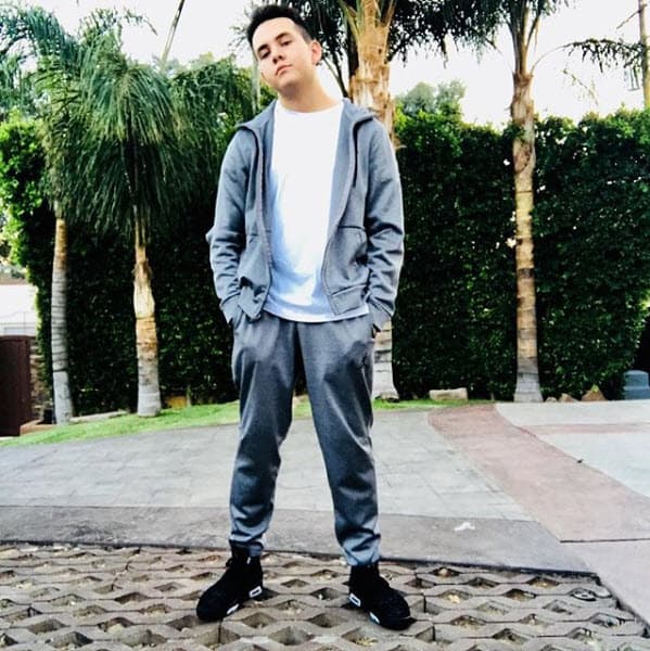 Johnny ya tiene 17 años y ha demostrado que heredó el carácter fuerte de su madre, pues no se detiene si se trata de defender a su familia.