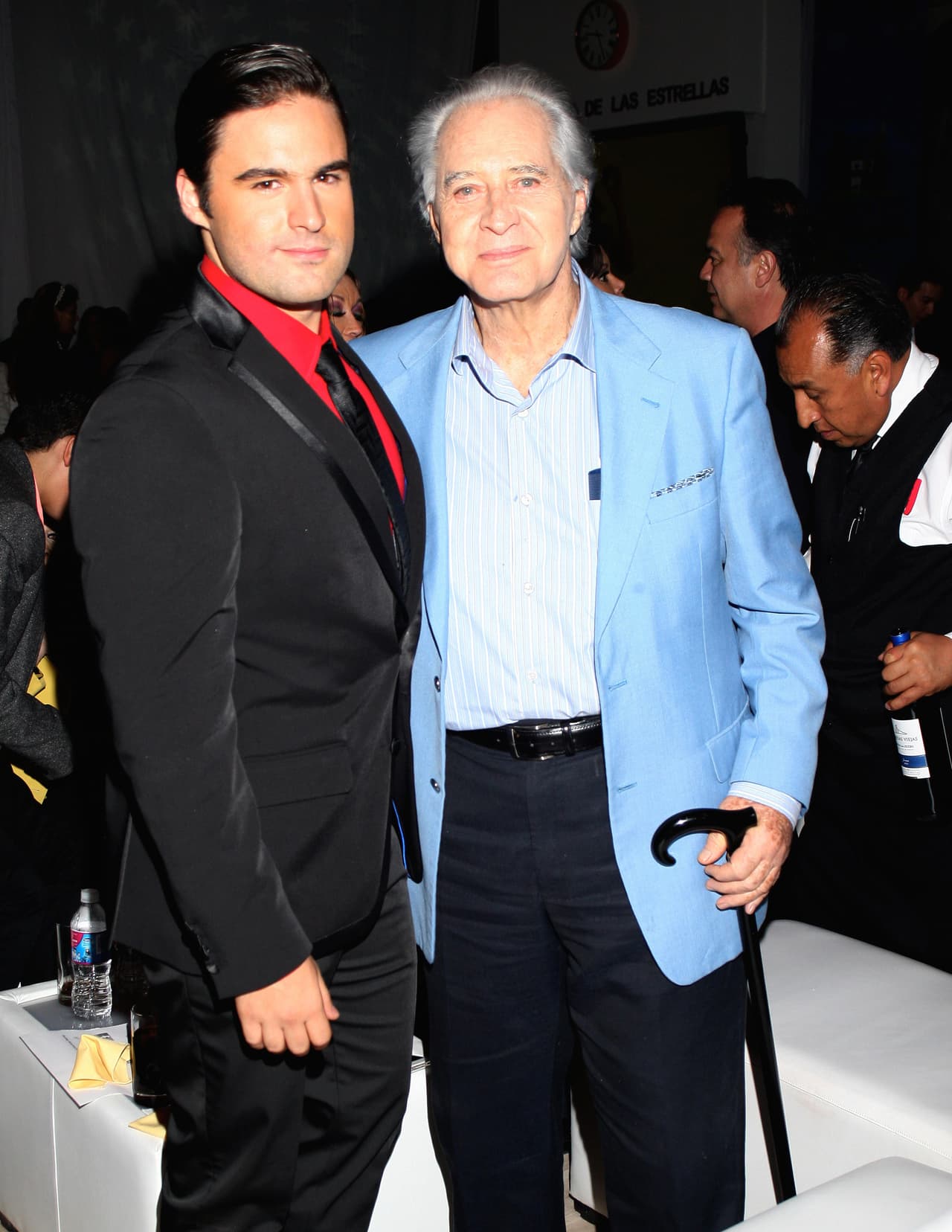 Sin embargo, el 21 de ese mismo mes, Rogelio fue hospitalizado de nuevo por una lesión vascular hemorrágica.