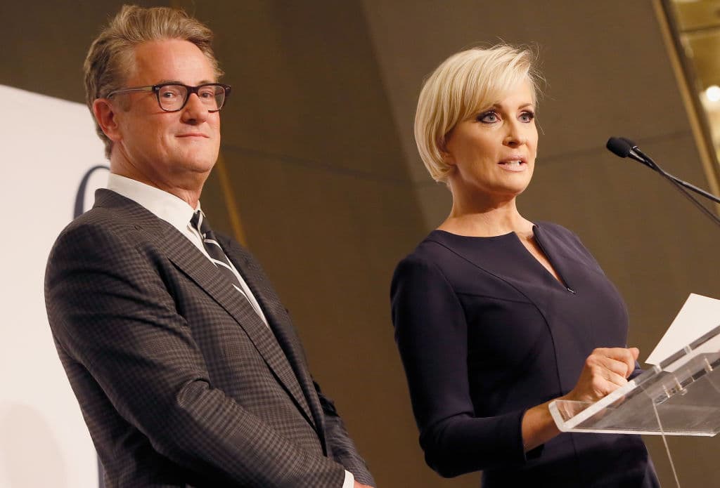 Quién es Joe Scarborough y por qué Donald Trump impulsa una teoría sin base para acusarlo de asesinato 