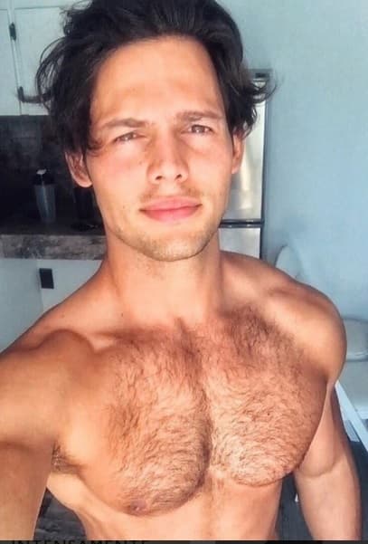 <b>Emmanuel Palomares</b> nació el 13 de julio de 1990 en Valera, Trujillo, Venezuela.