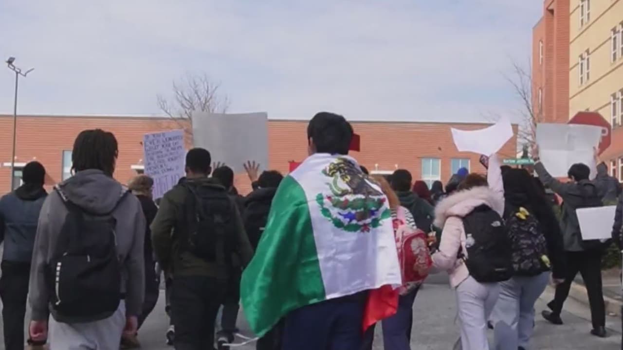 Estudiantes protestan en Atlanta contra ICE por redadas y separación de familias