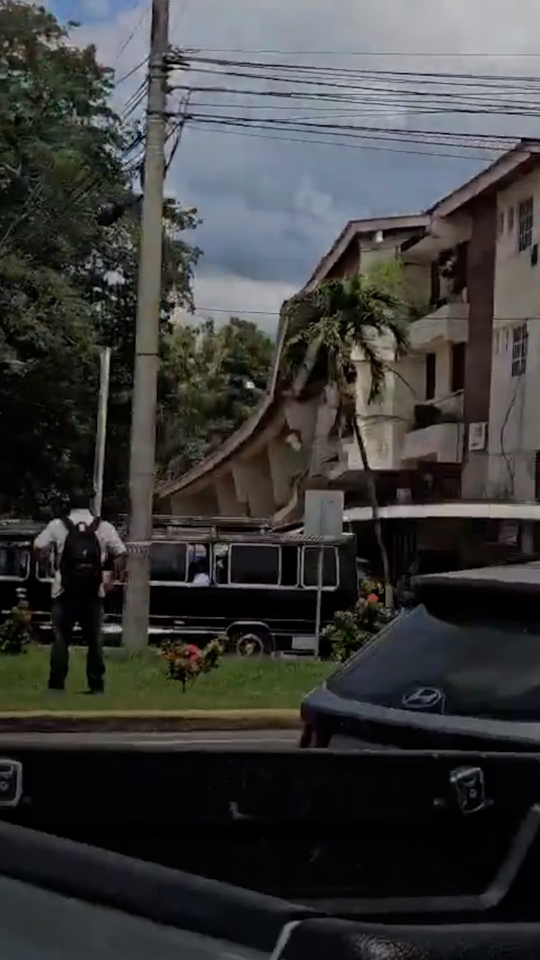 Terremoto de magnitud 7.6 en Panamá provoca el derrumbe parcial de un hotel en Penonomé