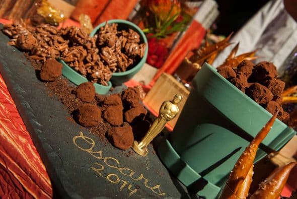 El reconocido chef Wolfang Puck durante la presentación de platillos y bocadillos para la 86 entrega de los premios de la Academia del Séptimo Arte. Sin duda un abanico de sabores, texturas y colores de degustarán a las estrellas y sin duda se llevarán las mejores críticas de la noche.