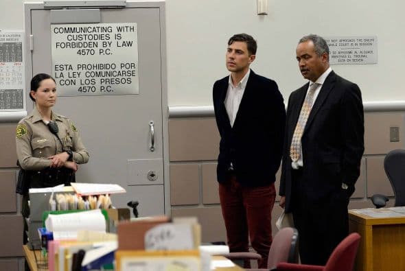 Pero lo que quizás le pese más al periodista de origen ruso, es que quedó fuera de cualquier alfombra o evento de celebridades.