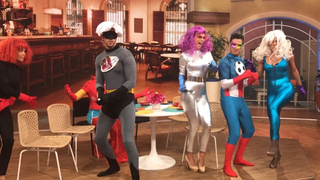 Entre chiste y chiste, nuestros héroes se daban tiempo también de salvar el mundo.