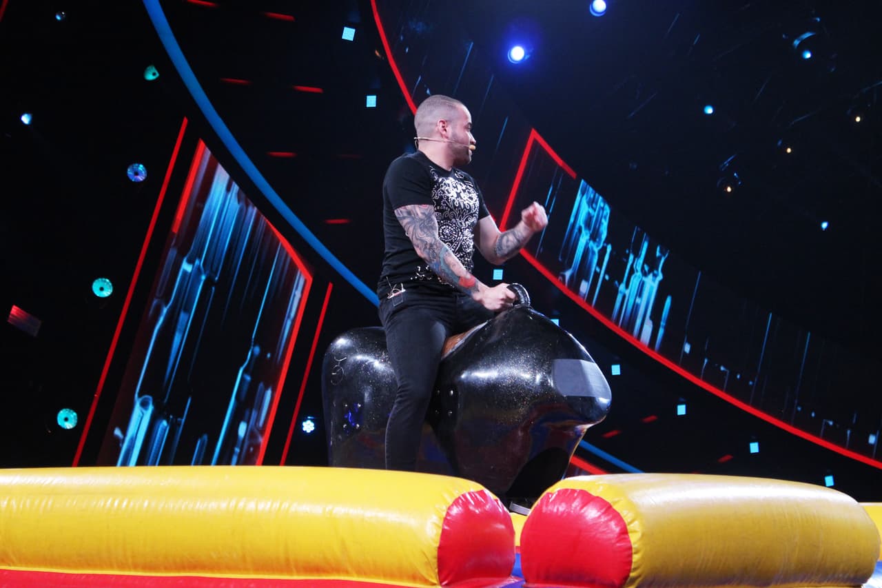 Nacho solo aguantó 8 segundos.