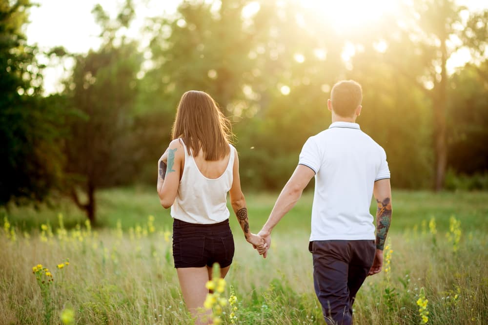 <b>Amor -</b>
<br>Debes cuidar los detalles en tu relación y demostrar con gestos tu preocupación hacia la persona amada.