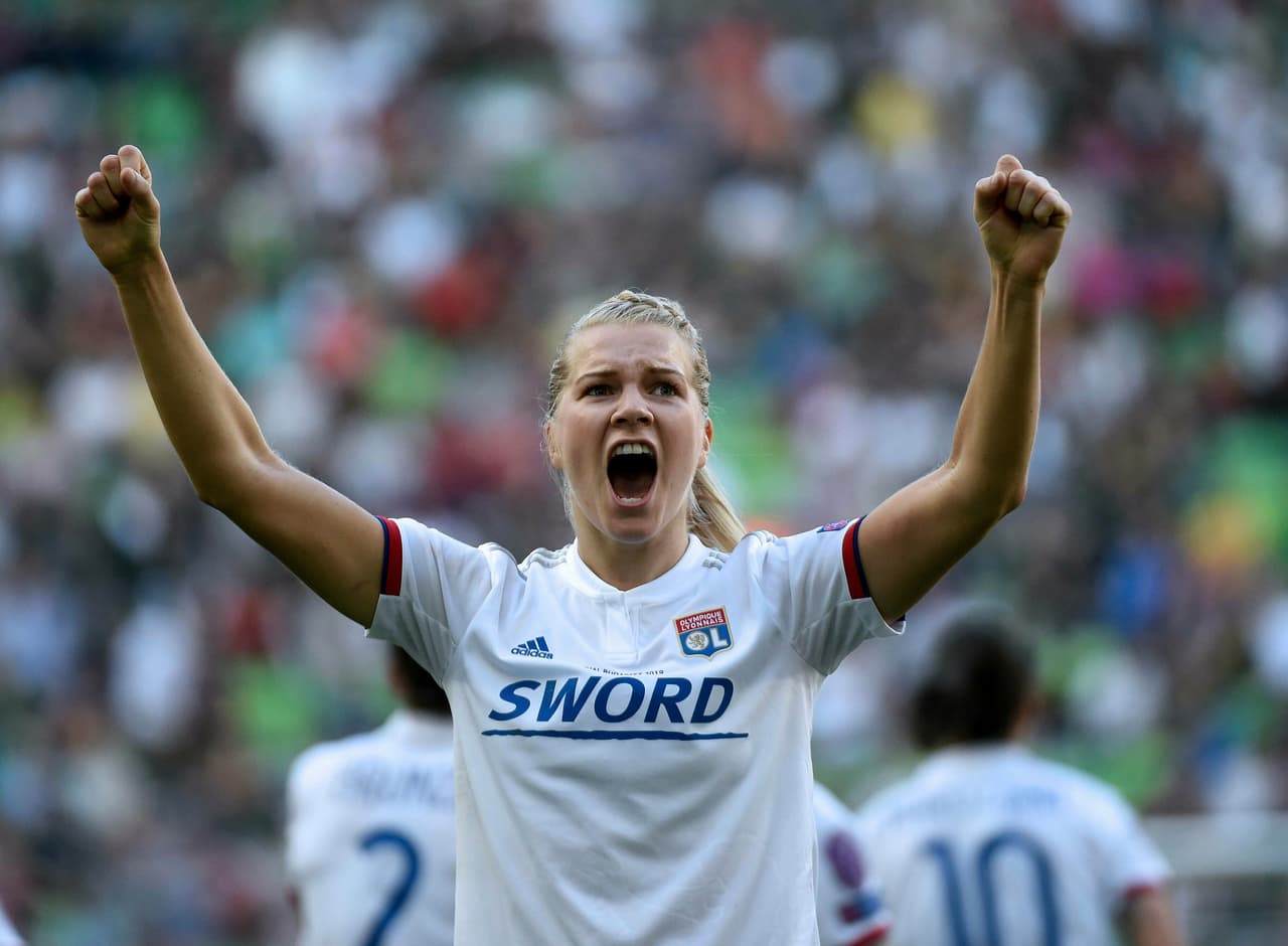 Ada Hegerberg (Noruega), futbol – La talentosa delantera del Olympique de Lyon hizo historia el convertirse en la primera mujer en ganar el Balón de Oro.