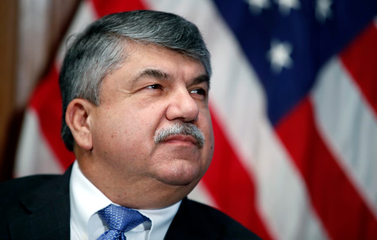 <b>Richard Trumka (póstumo)</b>
<br>
<br>Fallecido en 2021, Trumka fue presidente por más de una década de la AFL-CIO, la organización sindical más grande de Estados Unidos, con 12.5 millones de miembros. También presidió la United Mine Workers. Fue un defensor de la justicia social y económica, indica la Casa Blanca.