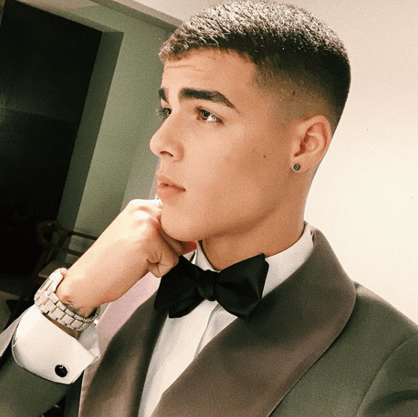 Está nominado en la categoría On the rise (Camino a la cima), dedicada a las nuevas figuras dentro del mundo hispano. Uno de sus mayores logros fue haber grabado el tema 'Soltera' junto a Bad Bunny.