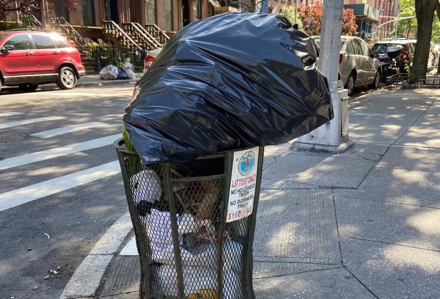 Propone Nueva York cestos ‘antirratas’ para mejorar limpieza de calles